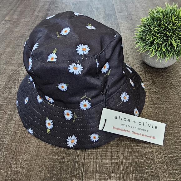 ALICE & OLIVIA - hat - Picture 1 of 9